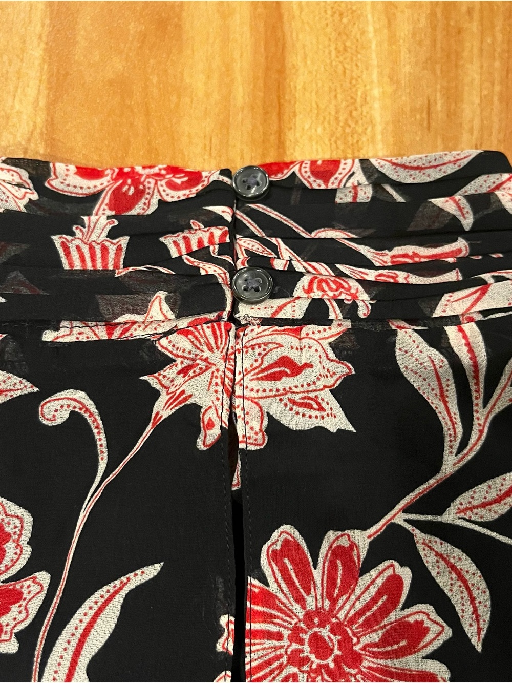 Ann Taylor Floral Blouse S Sheer Puff Sleeve Mock Neck Black Red - Picture 6 of 8